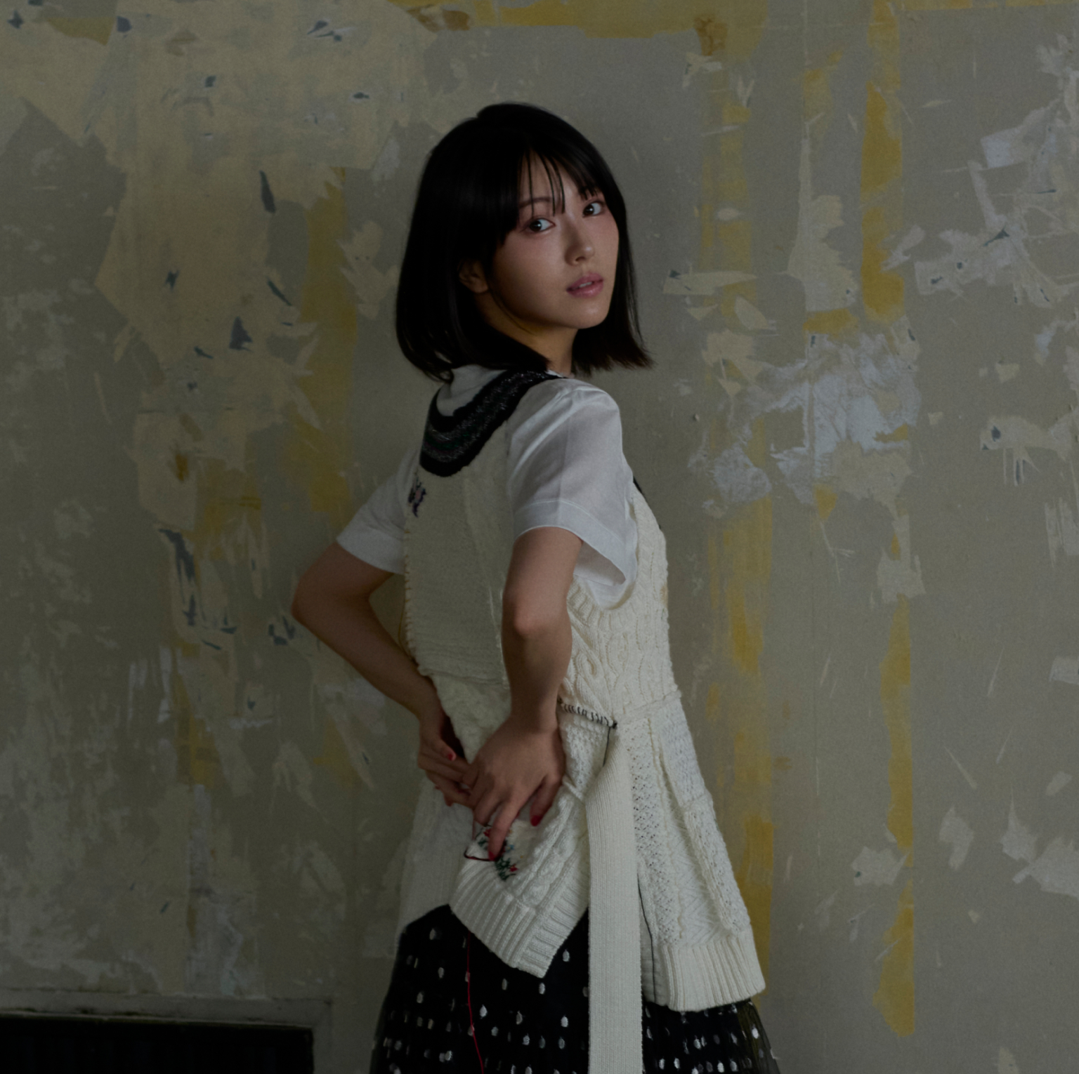 浜辺美波オフィシャルサイト