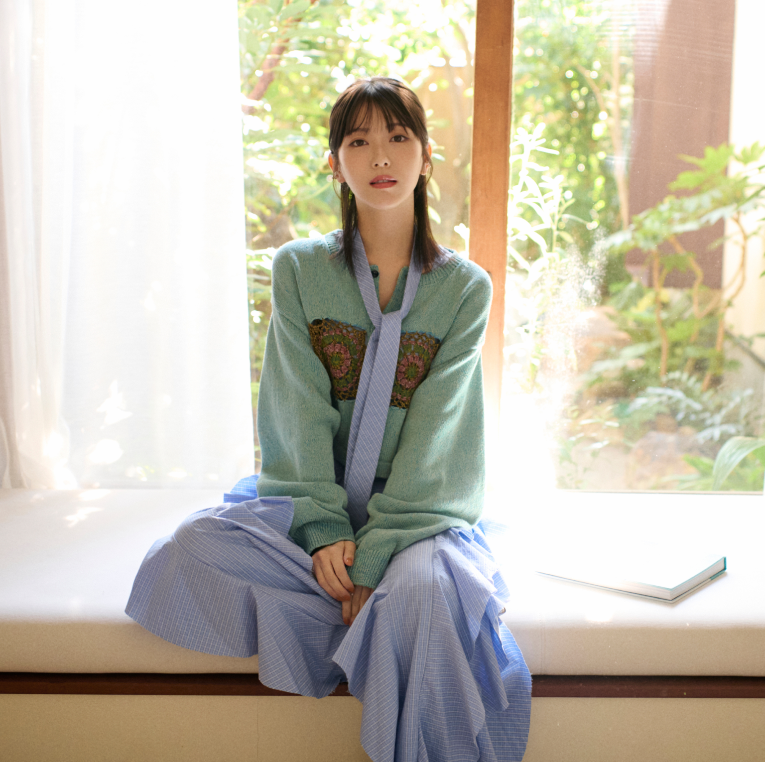 浜辺美波オフィシャルサイト